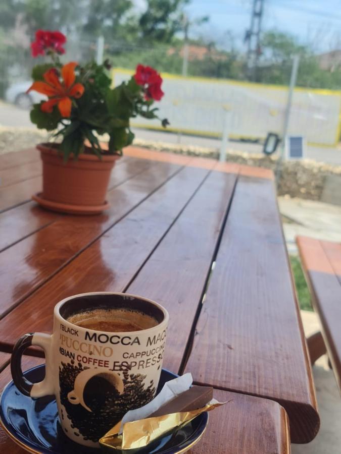 Yuka Hotel Vama Veche Luaran gambar